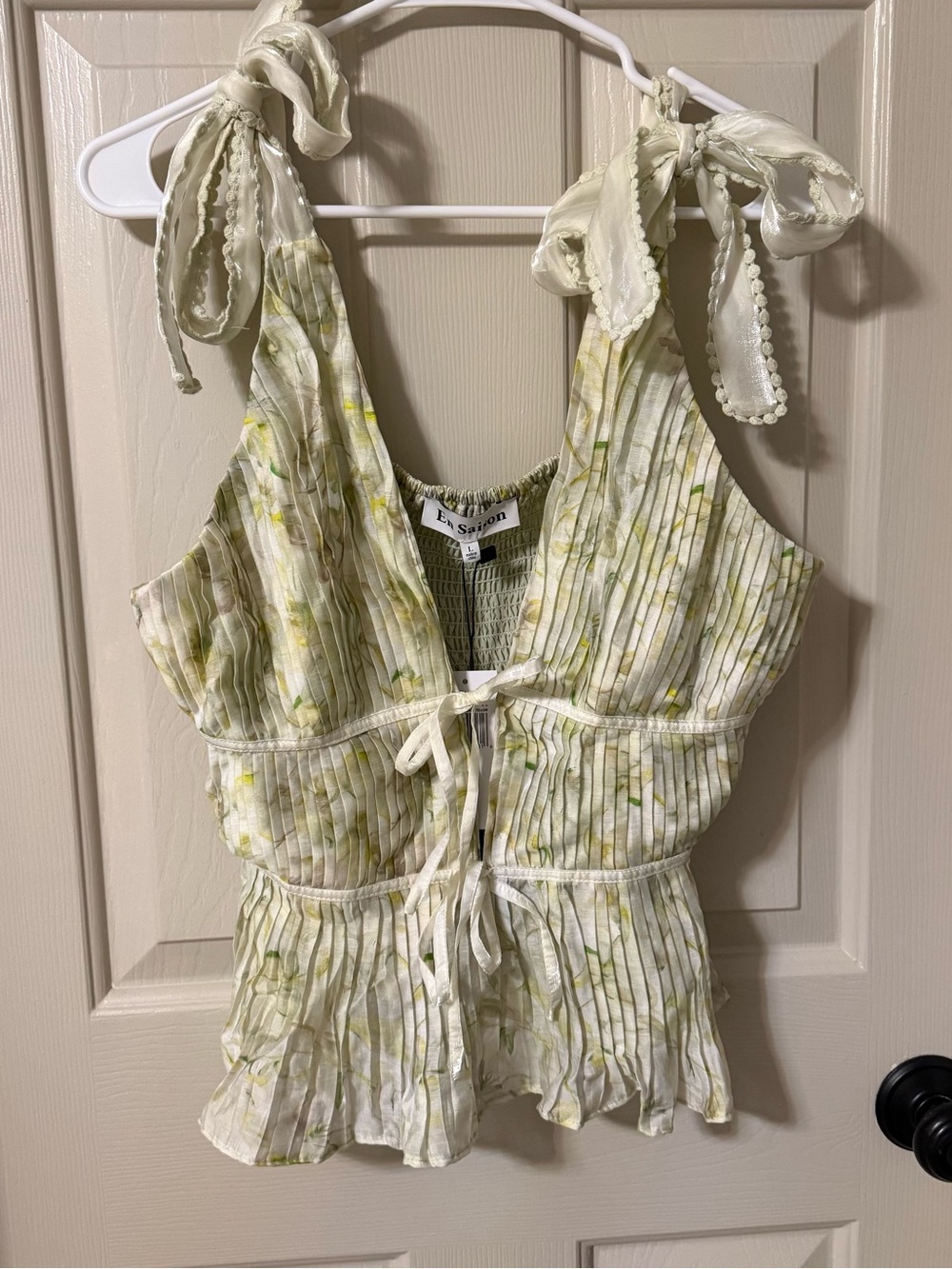 En Saison Light Green Floral Tie-Shoulder V-Neck Peplum Top - Picture 4 of 6